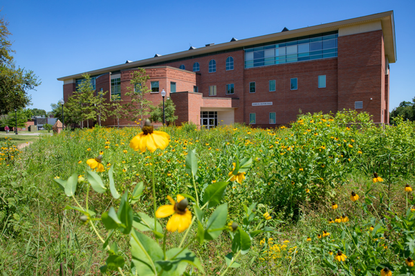 Scenic view of UL Lafayette campus
