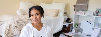 Girl in dorm room at UL Lafayette