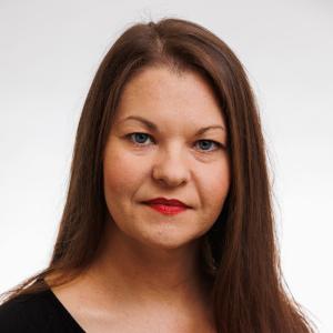 Headshot of Adrienne Richard